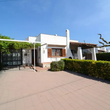 Holiday home The House In Estartit Has 3 Bedrooms *