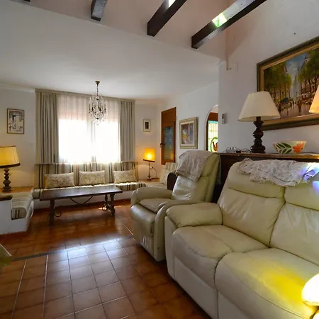 Holiday home The House In Estartit Has 3 Bedrooms *