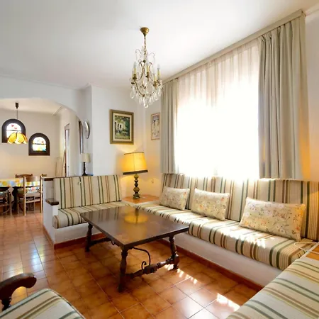 The House In Estartit Has 3 Bedrooms